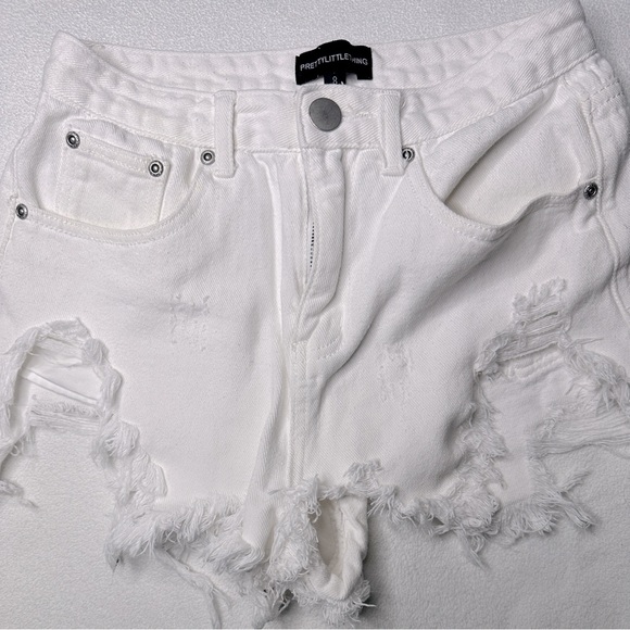 Pretty Little Thing White Extreme Thigh Rip Denim Short - Picture 1 of 8